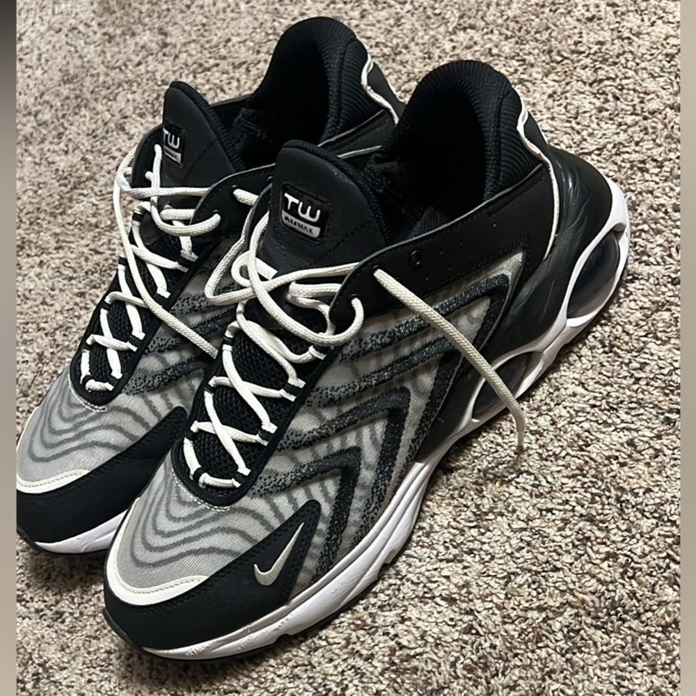 Nike Airmax Tailwind Men's Black and White Sneakers